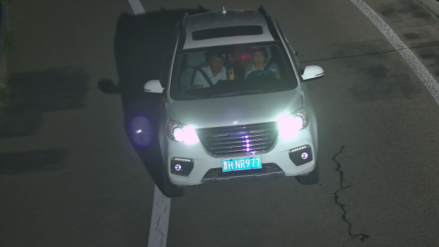 女司机第一次上高速逆行！高速交警：罚款200元、记12分！