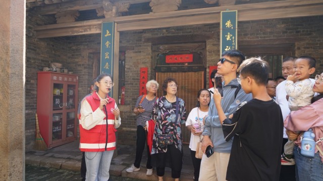 中秋假期长子崇庆寺迎来客流高峰