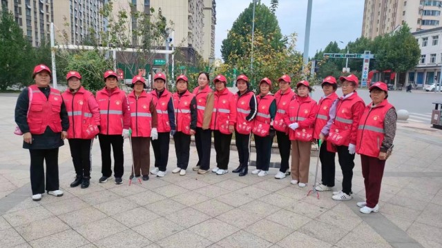 长子县：国庆街头的&ldquo;丹朱红马甲&rdquo;