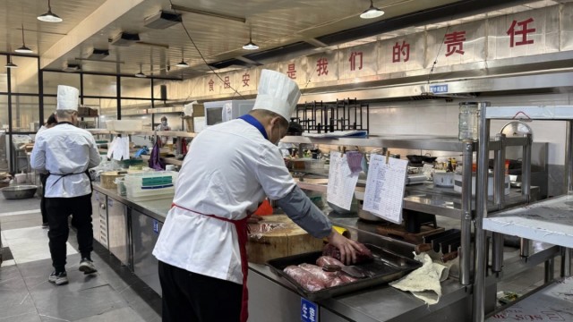 新春走基层丨长子：年味&ldquo;食&rdquo;足 年夜饭预订火爆