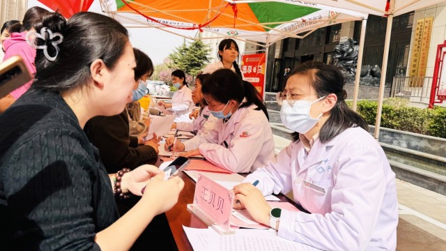 党建引领&ldquo;医&rdquo;路生花  金融护航&ldquo;艾&rdquo;暖人心