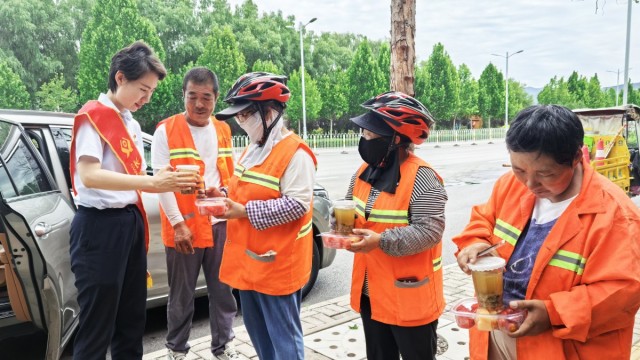 给街坊的“日常奶茶”