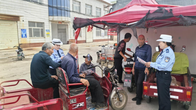 壶关交警：交通安全&ldquo;赶大集&rdquo; 精准宣传零距离