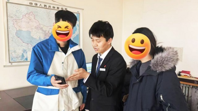 ​这一次，我们把柜台&ldquo;搬&rdquo;到了工位旁