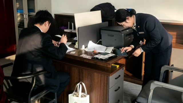 长治襄垣农商银行：上门营销收款码，赋能商户&ldquo;开门红&rdquo;