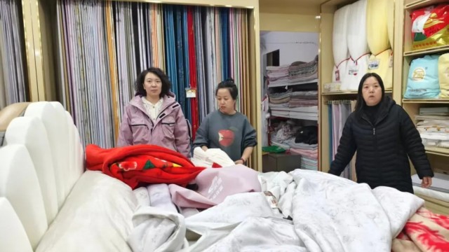 守初心、暖民心&mdash;&mdash;长治市黎城农商银行复工后的暖心瞬间，用暖心服务，解锁马年开工新暖意