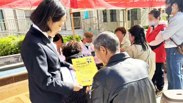 一场&ldquo;零距离&rdquo;义诊服务，暖了百姓心窝
