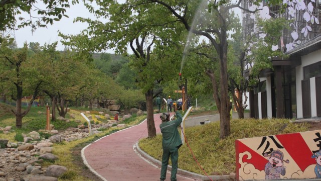 兴旺梨苑景区：梨韵春光迎客来